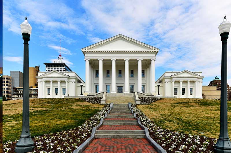 A photograph to represent Virginia, featuring the capitol building.